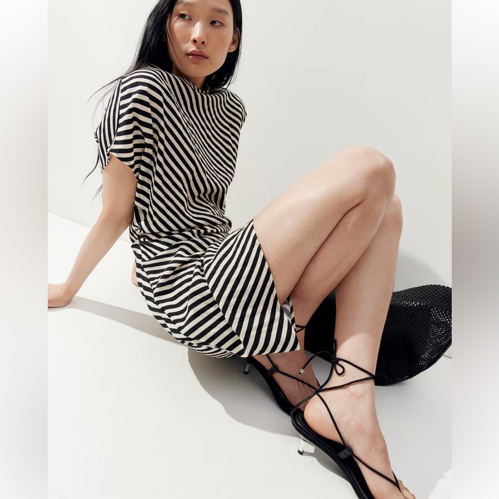 H&M TAPERED-WAIST DRESS